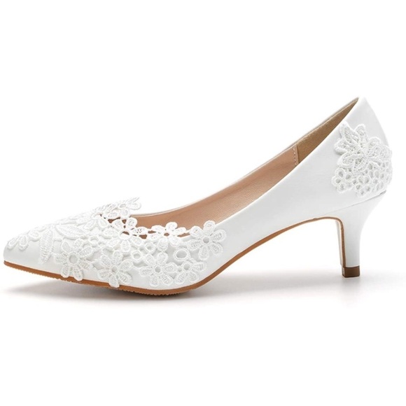 Ivory Lace Leather Low Heels, Size 9 (42) - Picture 2 of 12